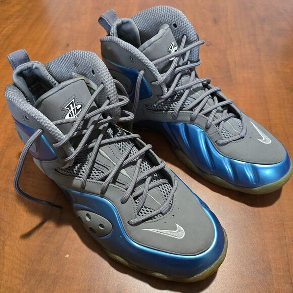 Athletic_Shoes
